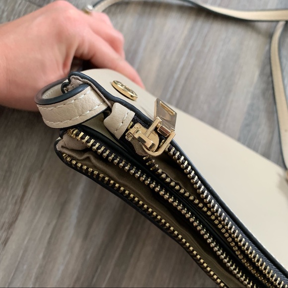 Blumari 3-in-1 crossbody bag with detachable clutch - Picture 8 of 15